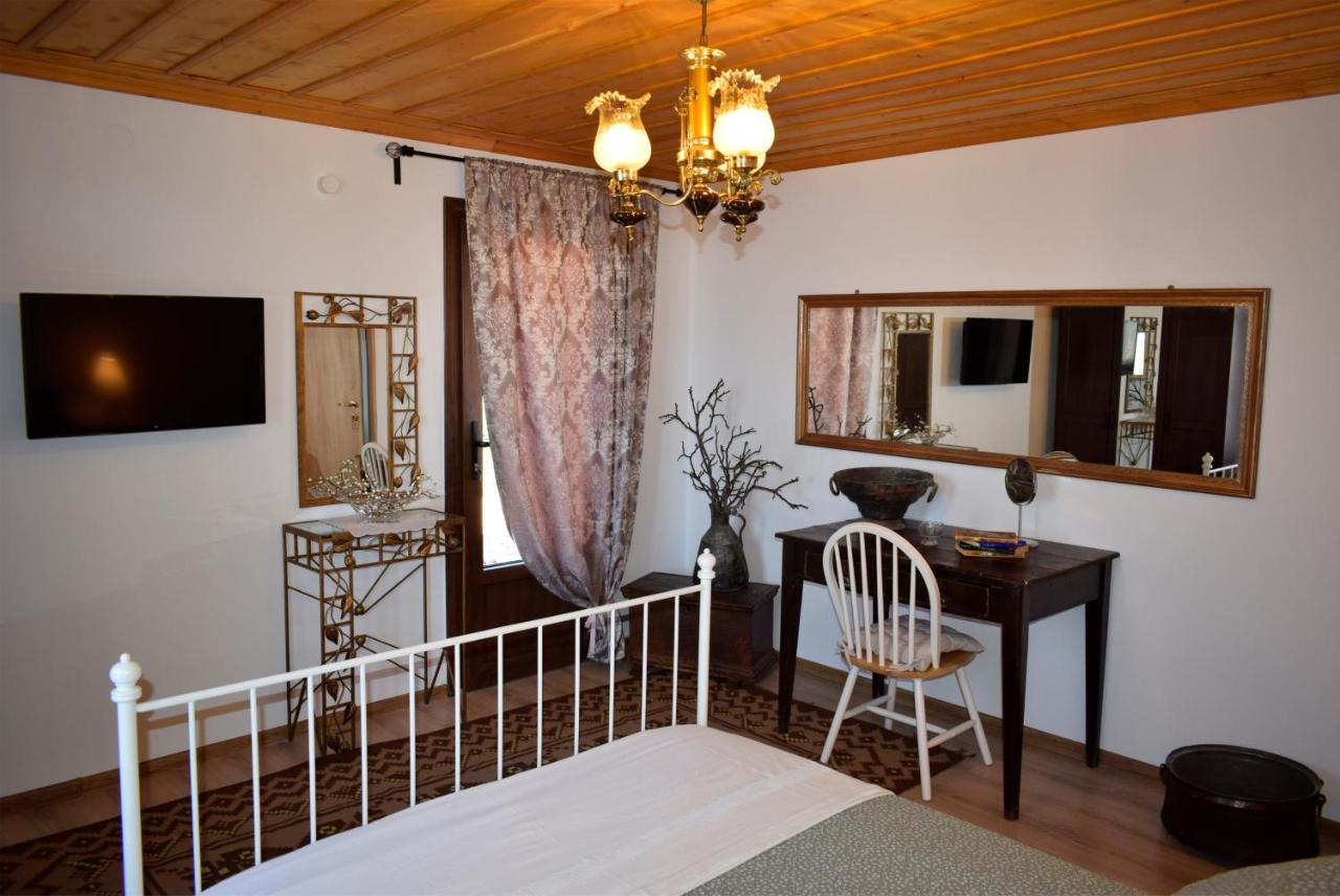 Renovated Old Manor House With Yard Villa Arnea Buitenkant foto